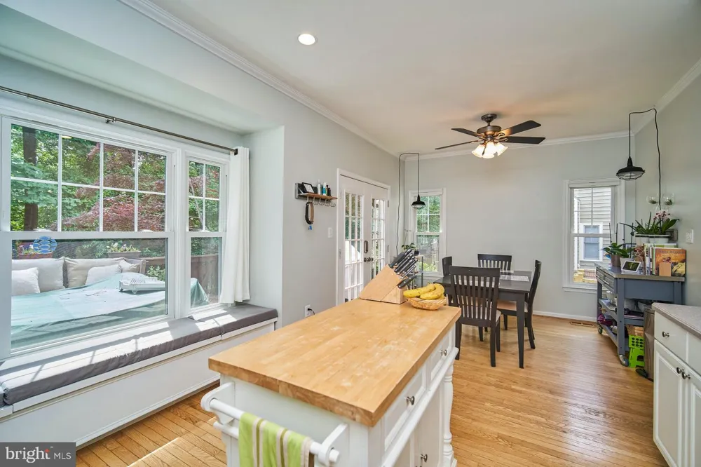 1230 WEATHERSTONE COURT Reston, VA 20194