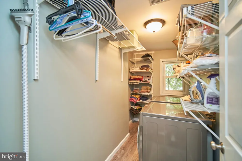 1230 WEATHERSTONE COURT Reston, VA 20194