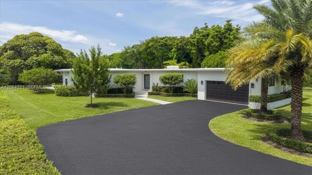 7240 Sunset Dr Miami, FL 33143