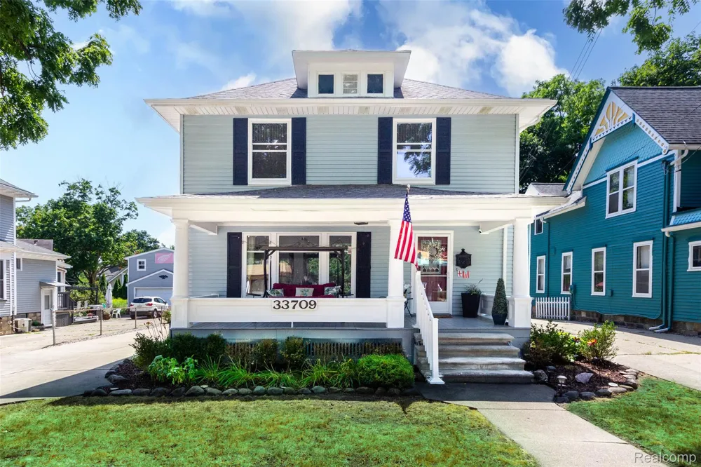 33709 Grand River Avenue Farmington City, MI 48335