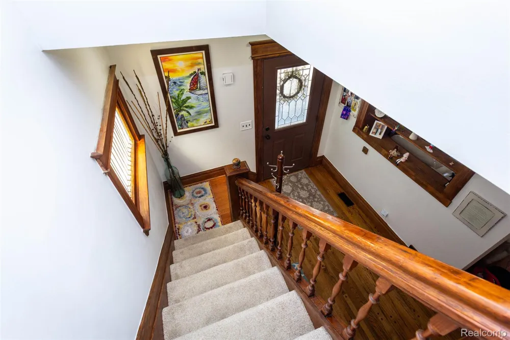 33709 Grand River Avenue Farmington City, MI 48335