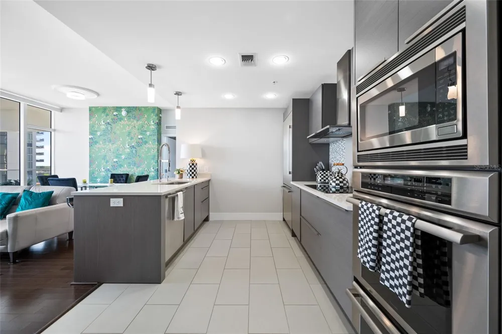 175 1ST STREET S #1204 St Petersburg, FL 33701