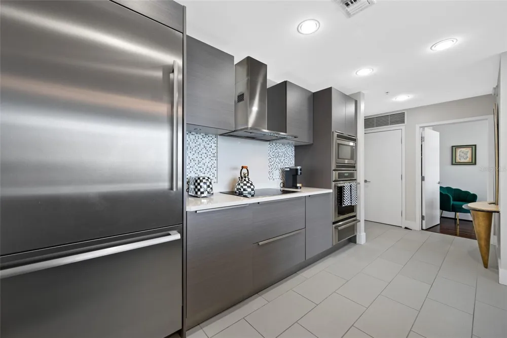 175 1ST STREET S #1204 St Petersburg, FL 33701