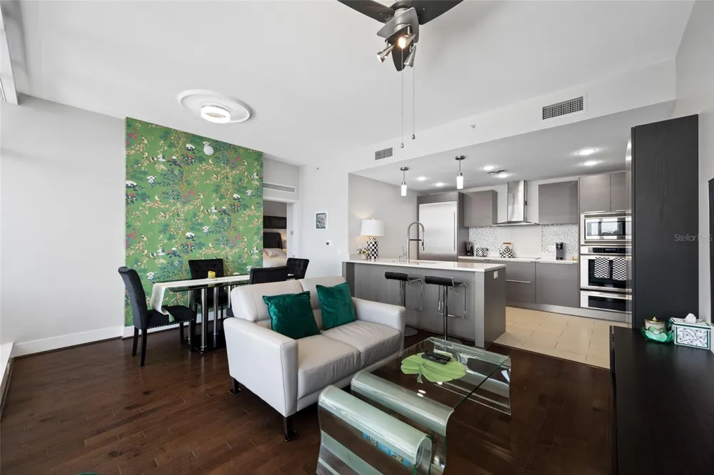 175 1ST STREET S #1204 St Petersburg, FL 33701