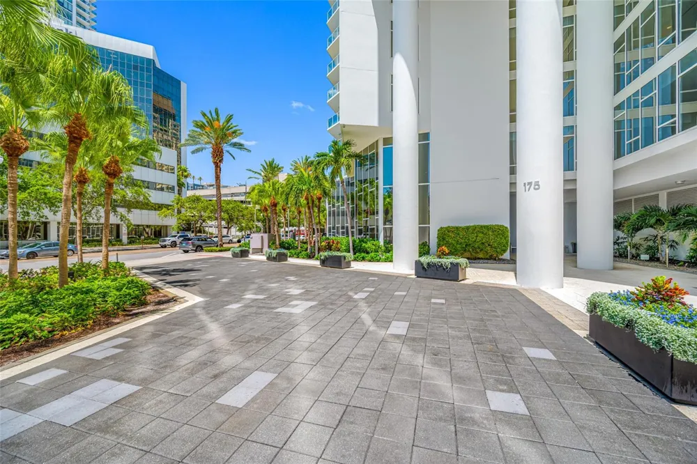175 1ST STREET S #1204 St Petersburg, FL 33701