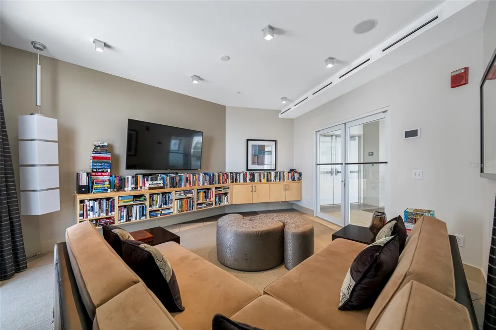 175 1ST STREET S #1204 St Petersburg, FL 33701