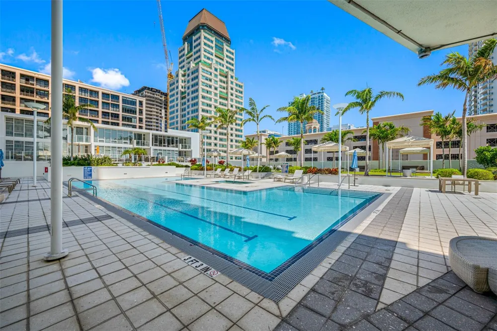 175 1ST STREET S #1204 St Petersburg, FL 33701