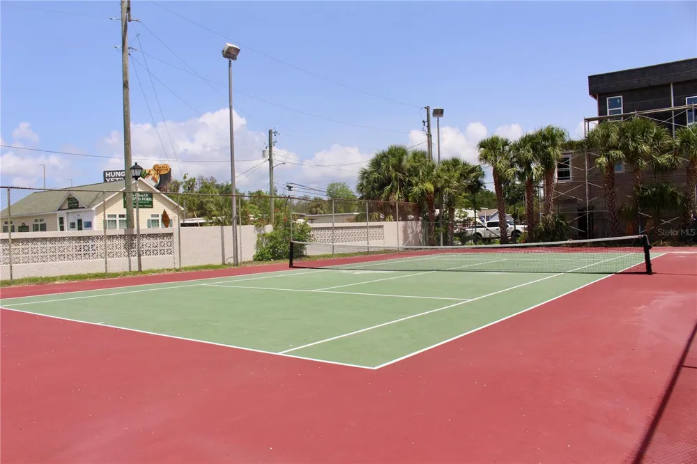 9101 TUDOR DRIVE #F206 Tampa, FL 33615