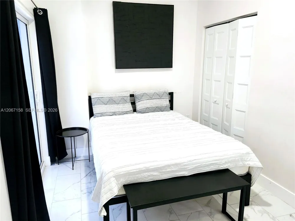 1860 NW 24th Ave #302 Miami, FL 33125