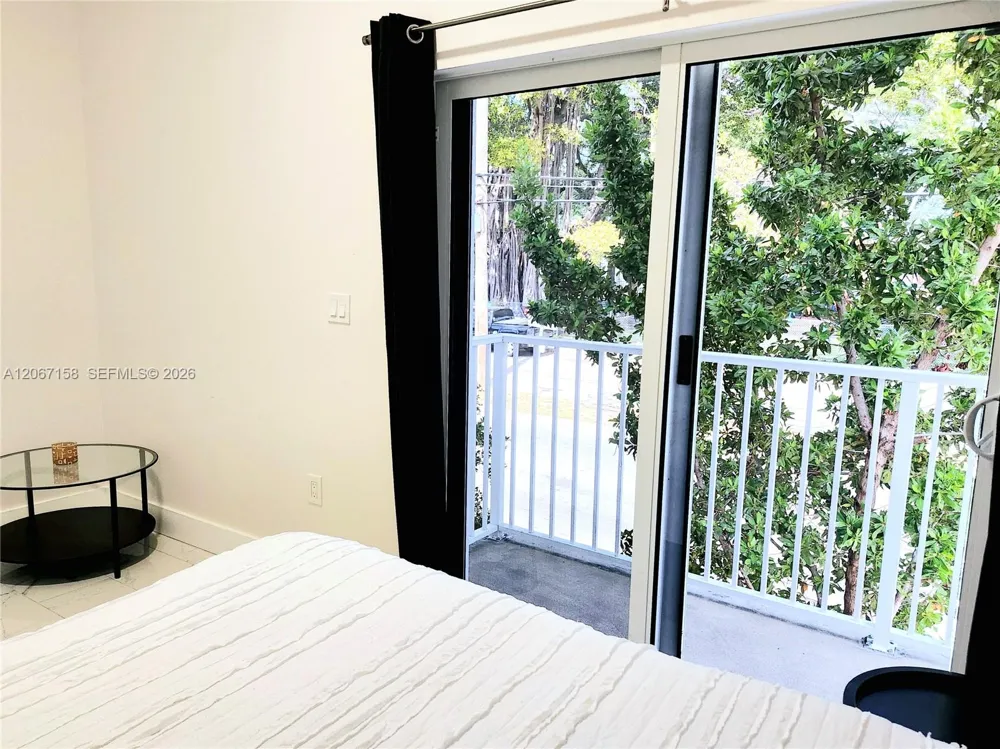 1860 NW 24th Ave #302 Miami, FL 33125