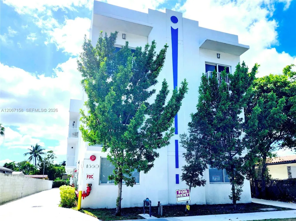 1860 NW 24th Ave #302 Miami, FL 33125