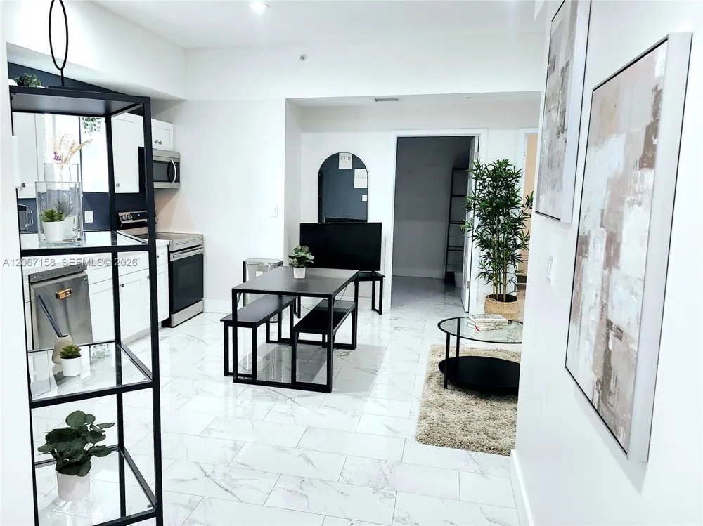 1860 NW 24th Ave #302 Miami, FL 33125