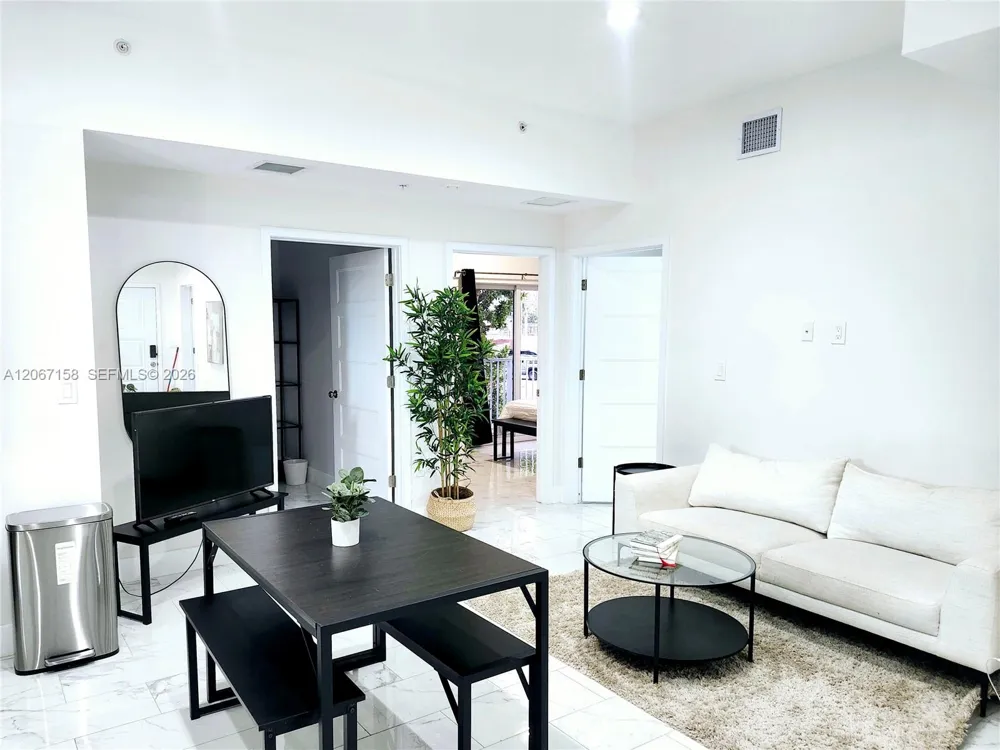 1860 NW 24th Ave #302 Miami, FL 33125