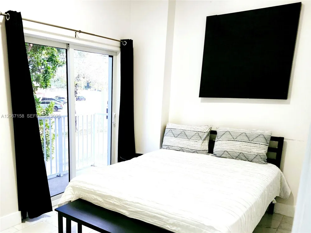1860 NW 24th Ave #302 Miami, FL 33125