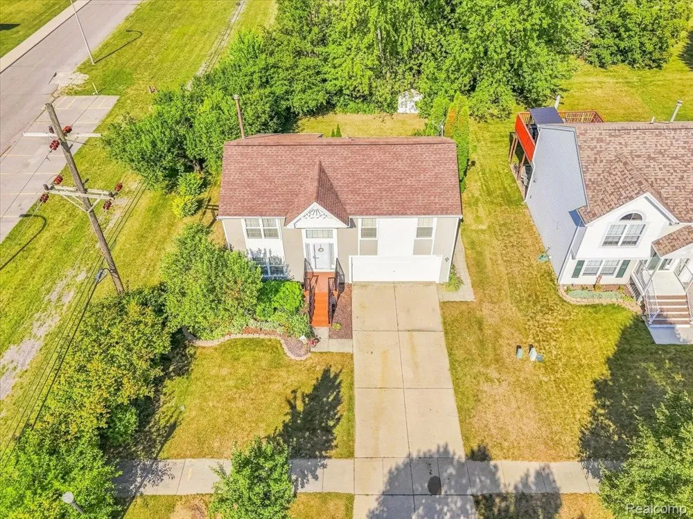 606 Thornhill Court Belleville City, MI 48111