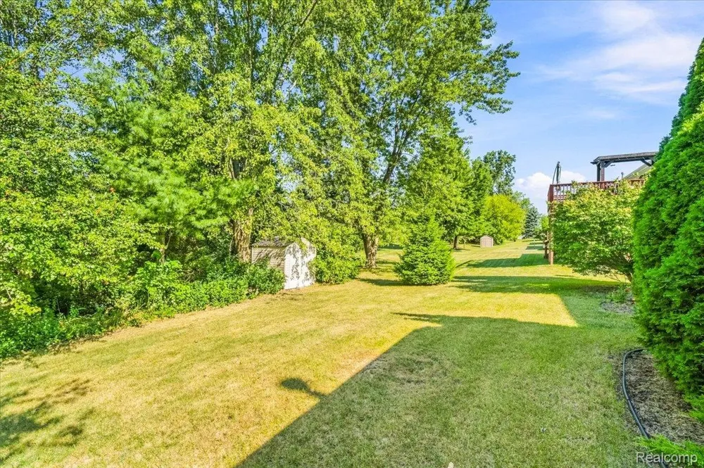 606 Thornhill Court Belleville City, MI 48111
