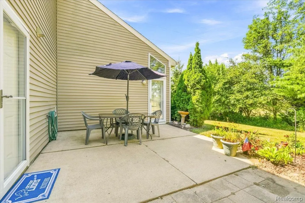 606 Thornhill Court Belleville City, MI 48111