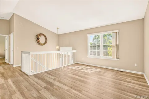 606 Thornhill Court