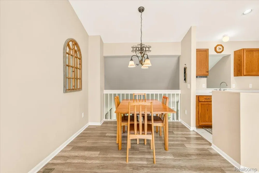 606 Thornhill Court Belleville City, MI 48111