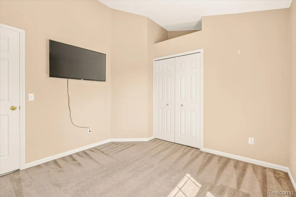 606 Thornhill Court Belleville City, MI 48111