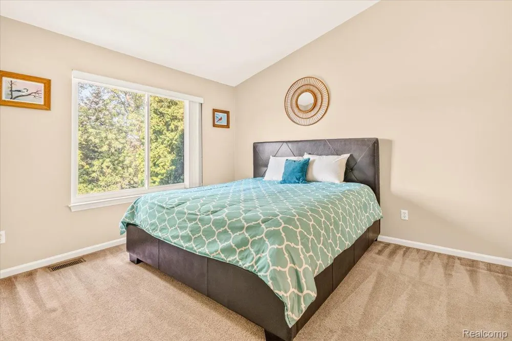 606 Thornhill Court Belleville City, MI 48111