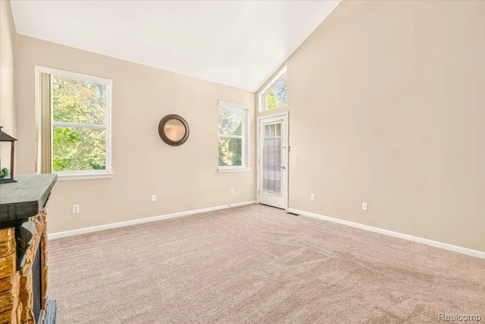 606 Thornhill Court Belleville City, MI 48111