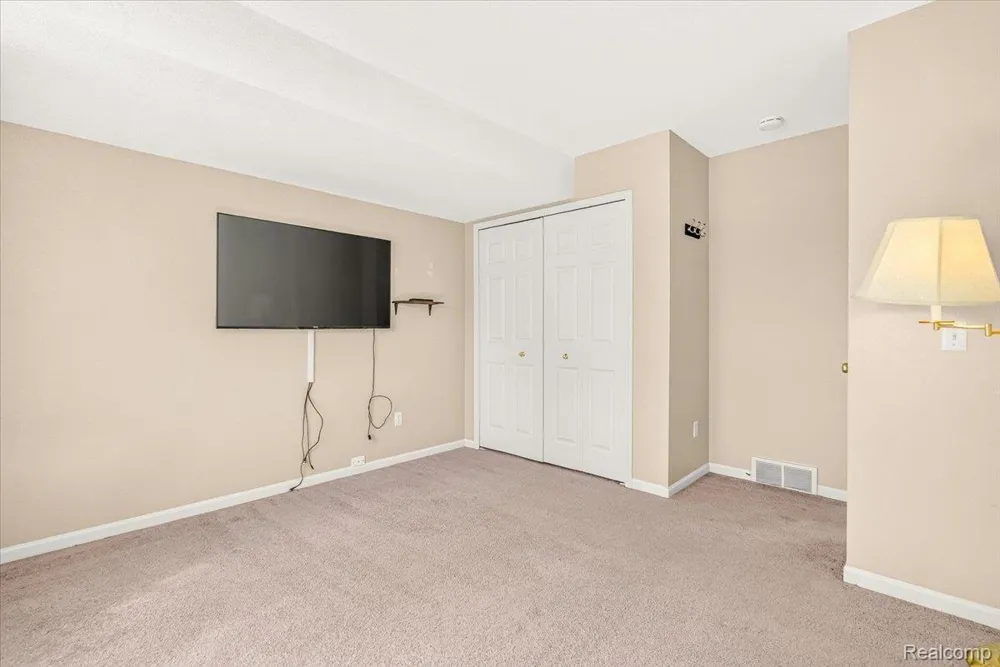 606 Thornhill Court Belleville City, MI 48111
