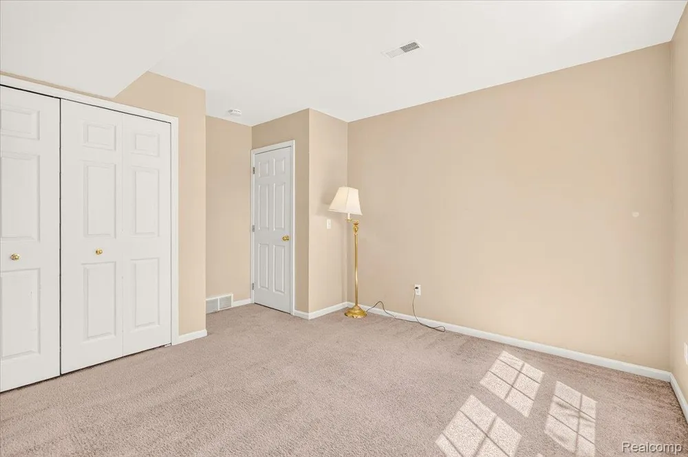 606 Thornhill Court Belleville City, MI 48111