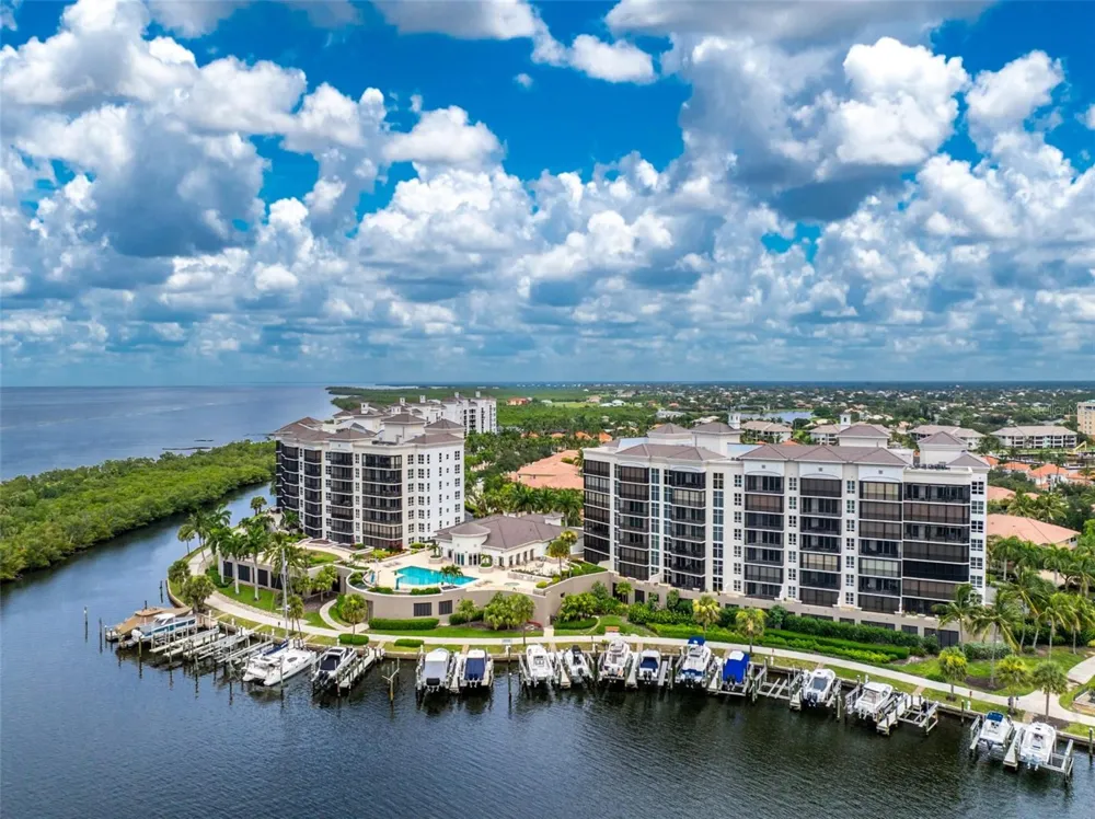 3313 SUNSET KEY CIR #701 Punta Gorda, FL 33955