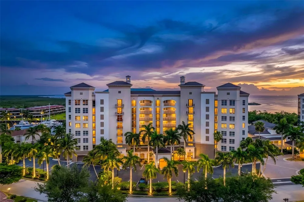 3313 SUNSET KEY CIR #701 Punta Gorda, FL 33955