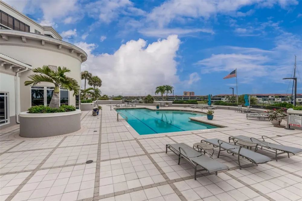 3313 SUNSET KEY CIR #701 Punta Gorda, FL 33955