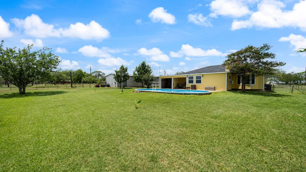 14194 County Road 4015 Mabank, TX 75147