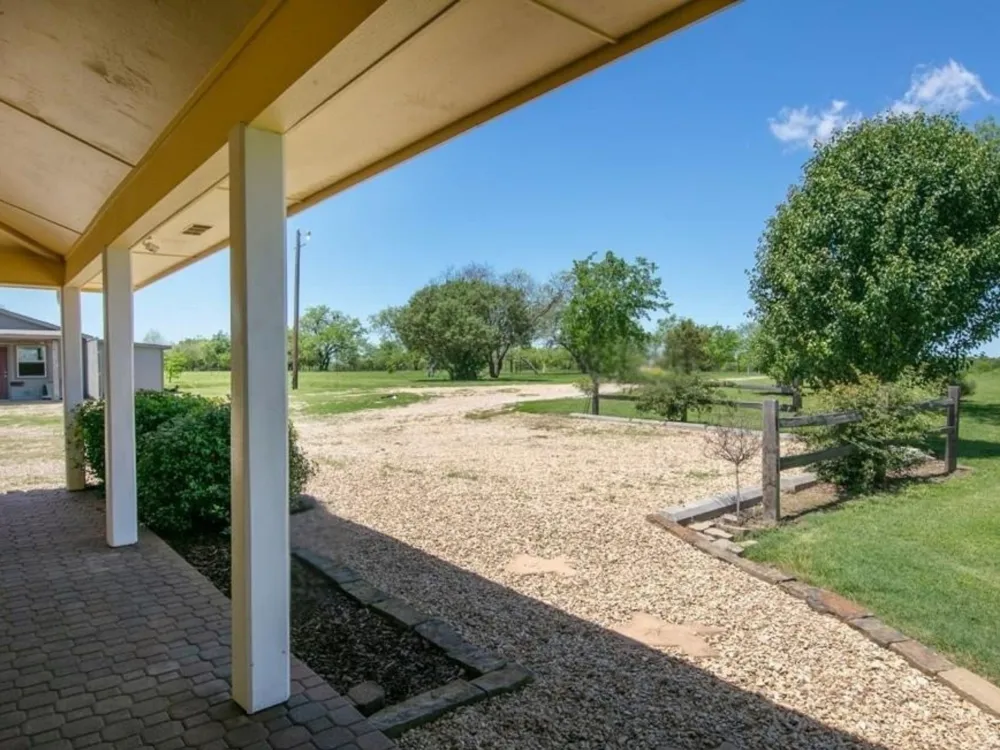 14194 County Road 4015 Mabank, TX 75147