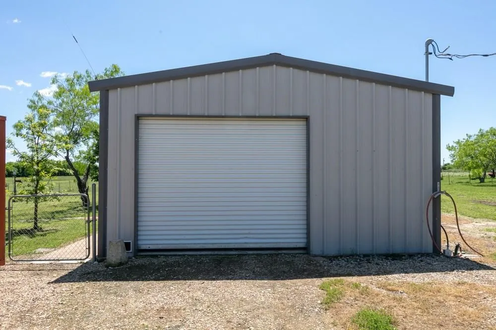 14194 County Road 4015 Mabank, TX 75147