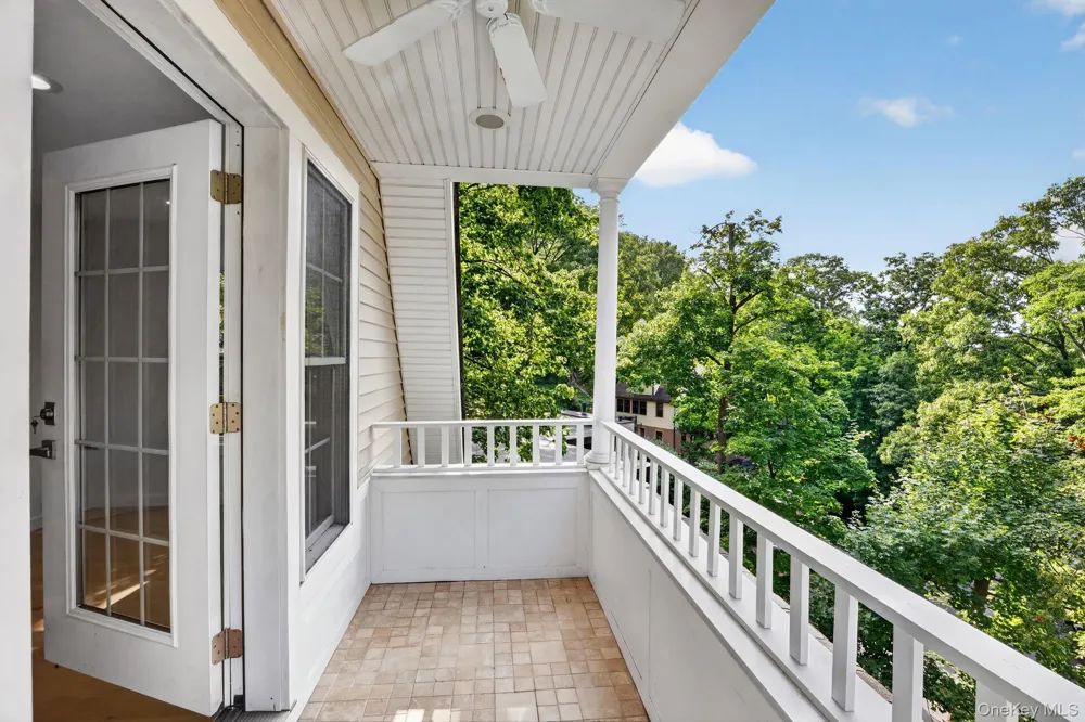 111 Altamont Avenue Sea Cliff, NY 11579