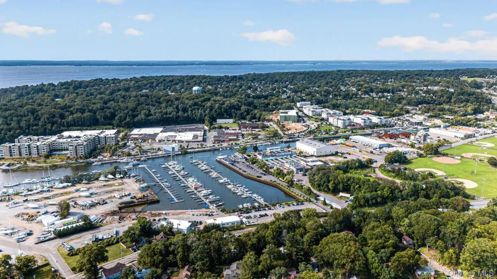 111 Altamont Avenue Sea Cliff, NY 11579