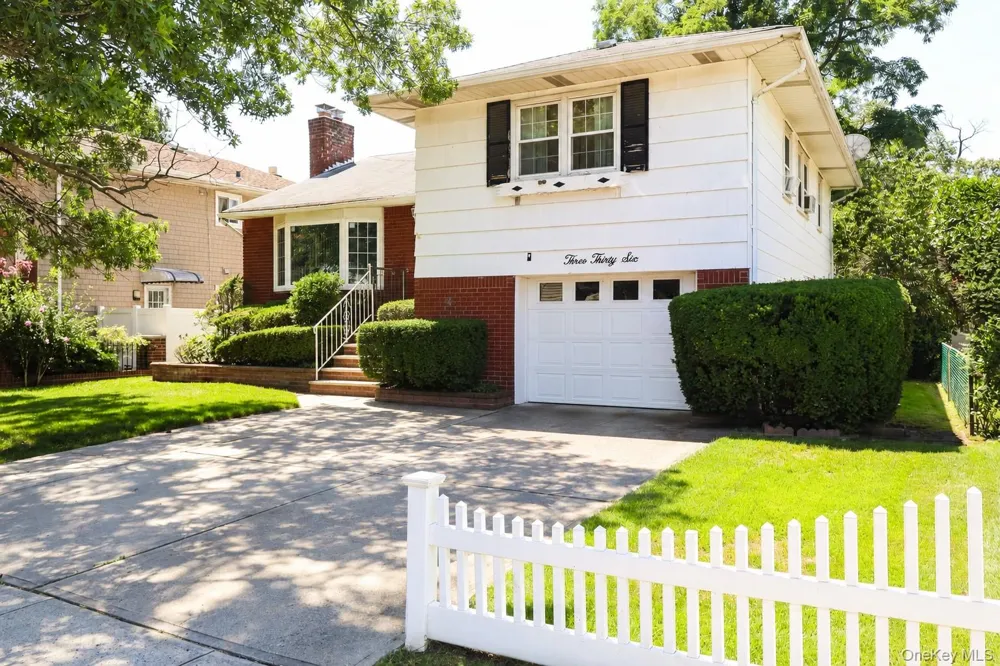 336 W Valley Stream Boulevard Valley Stream, NY 11580