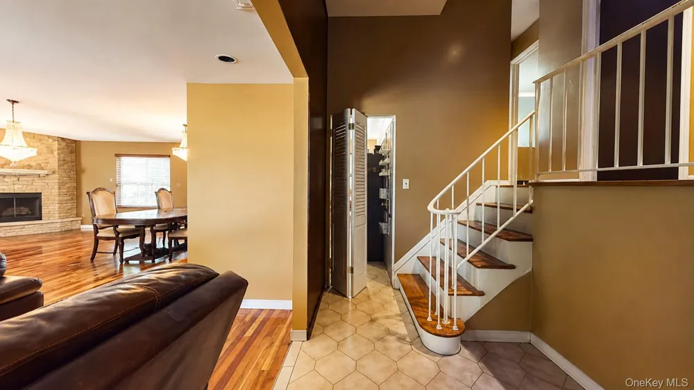 336 W Valley Stream Boulevard Valley Stream, NY 11580