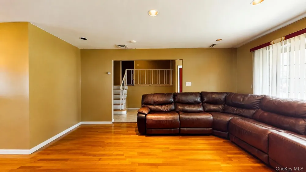 336 W Valley Stream Boulevard Valley Stream, NY 11580