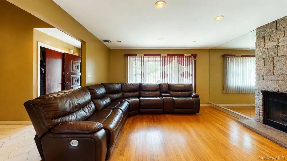 336 W Valley Stream Boulevard Valley Stream, NY 11580