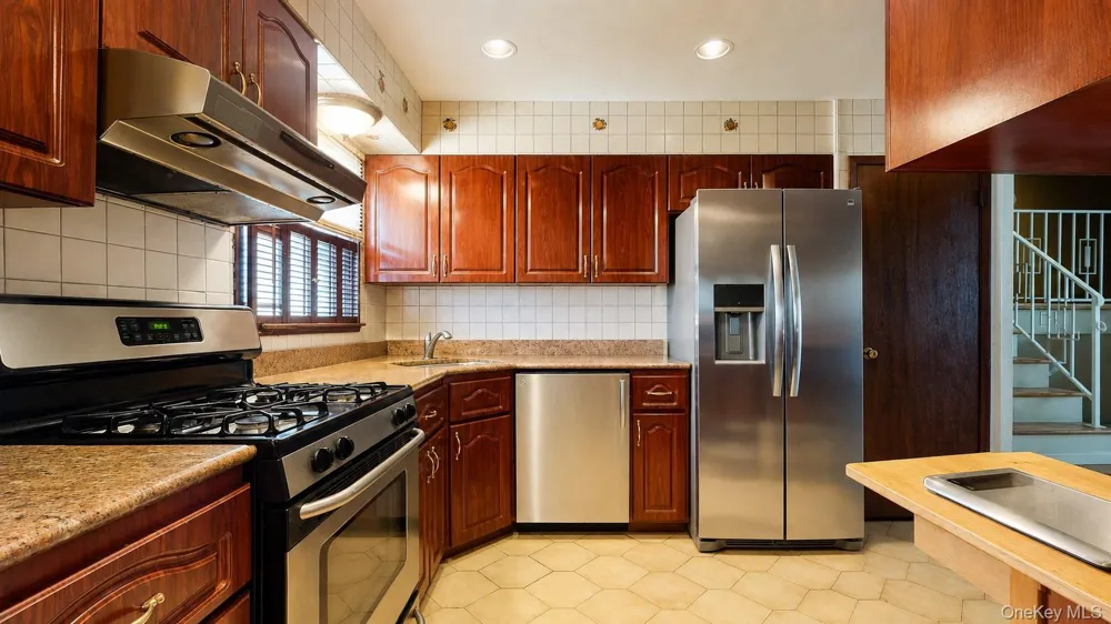336 W Valley Stream Boulevard Valley Stream, NY 11580