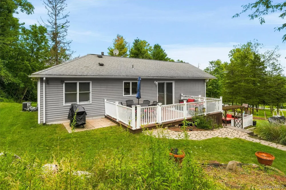 412 Laroe Road Chester, NY 10918