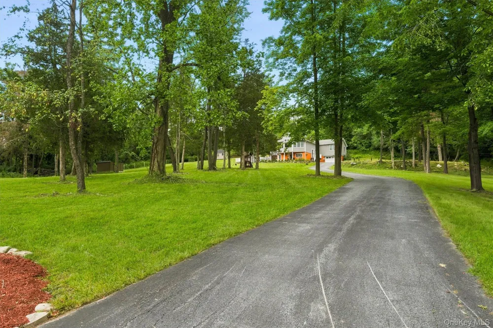 412 Laroe Road Chester, NY 10918