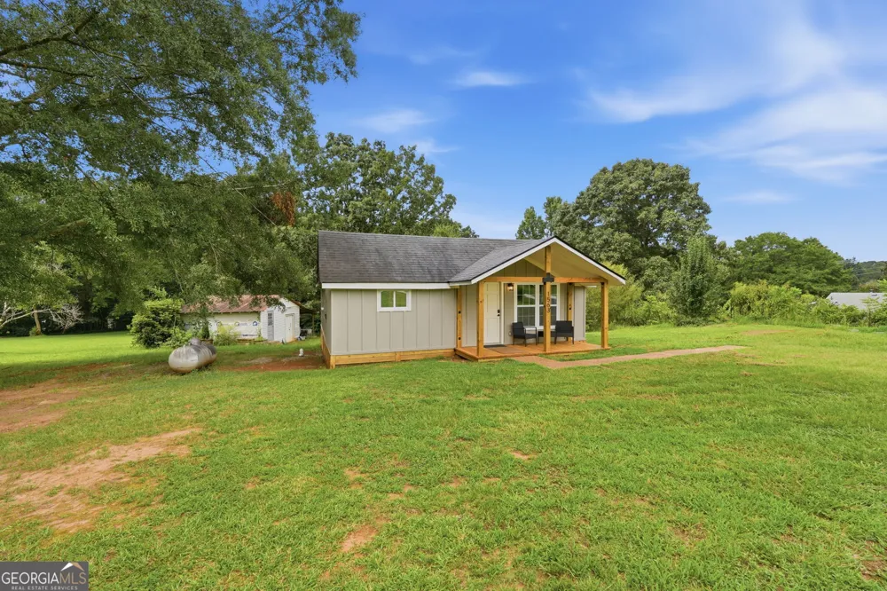 1563 Davenport RD Braselton, GA 30517