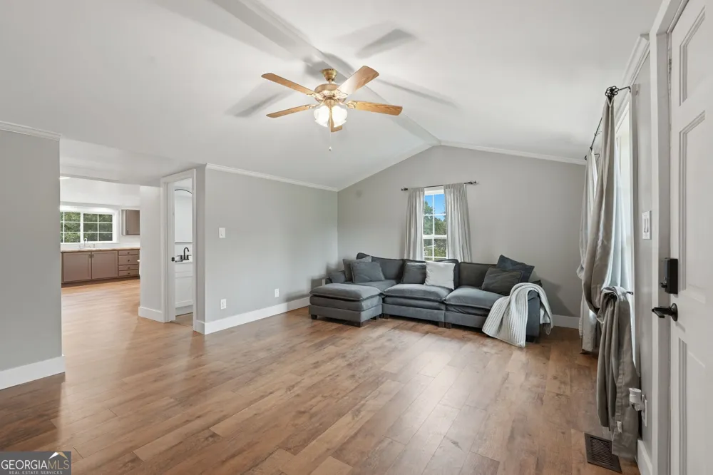 1563 Davenport RD Braselton, GA 30517