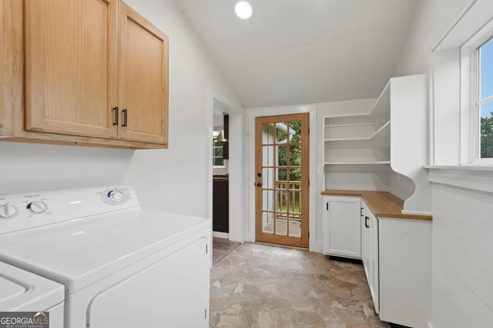 1563 Davenport RD Braselton, GA 30517