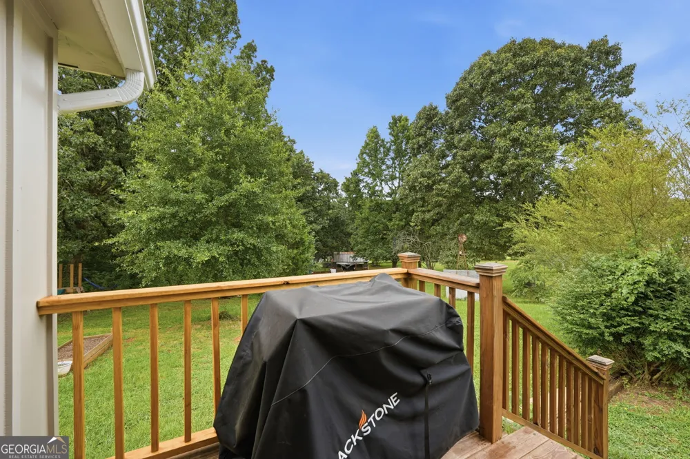 1563 Davenport RD Braselton, GA 30517