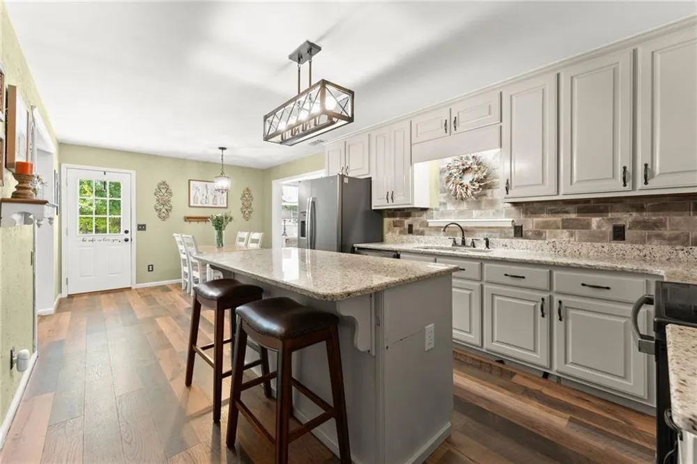 7501 Lula Road Lula, GA 30554