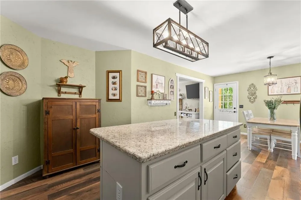 7501 Lula Road Lula, GA 30554