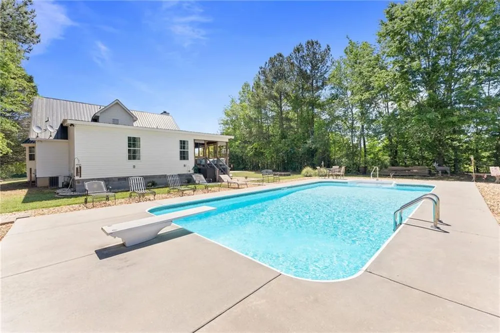 7501 Lula Road Lula, GA 30554